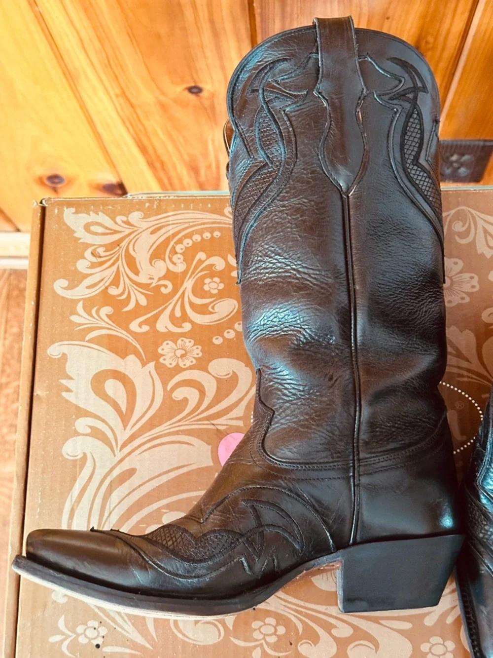 EXCELLENT CONDITION Classic Black Western Ladies Leather Cowboy Boots - Picture 5 of 7